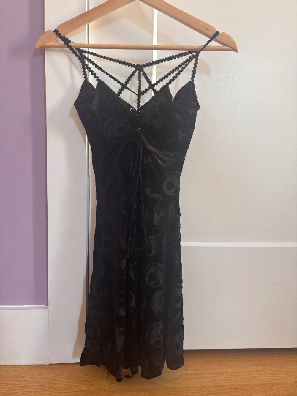 Nightmare Before Christmas Velvet Dress, Black XS